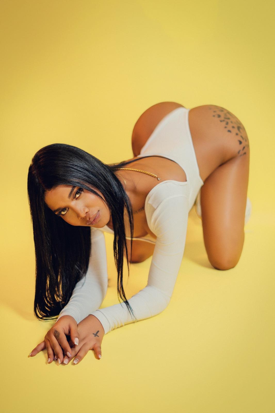 Escort - SARA - Ibiza Tops